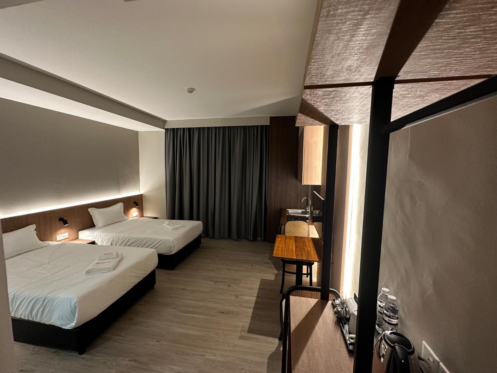 Roxy Hotel Aiman Кучинг Экстерьер фото